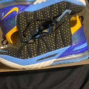 ⚡️New lebrons and they are very comfortable ⚡️